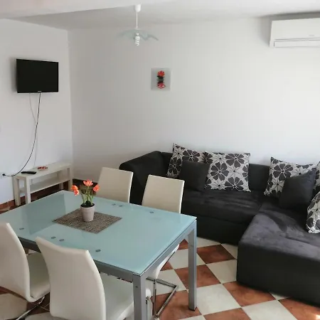 With Parking Space - 20183 Apartmán *