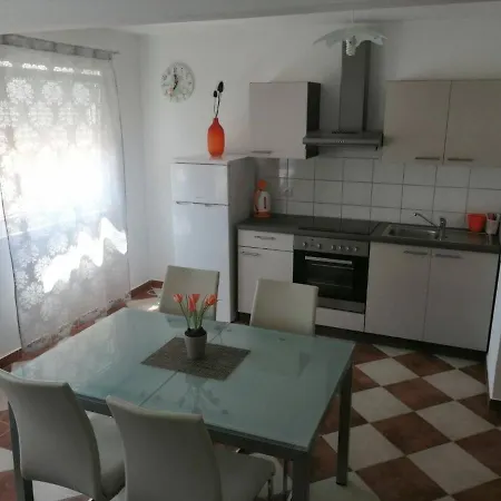 Apartament With Parking Space - 20183 Vir