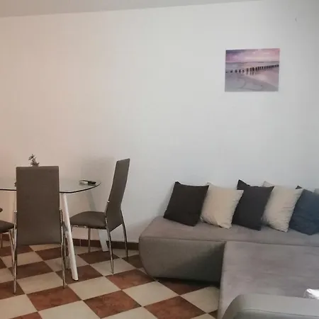 With A Parking Space - 20183