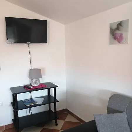 With Parking Space - 20183 Apartmán