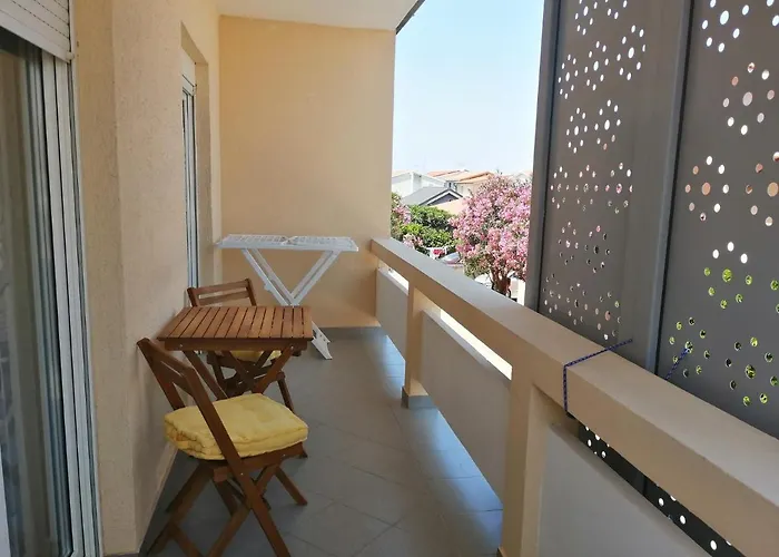 With Parking Space - 20183 Apartmán