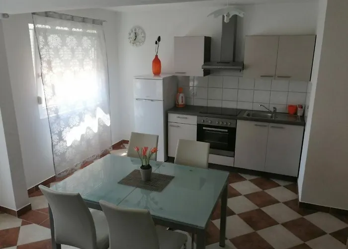 Apartament With Parking Space - 20183 Vir